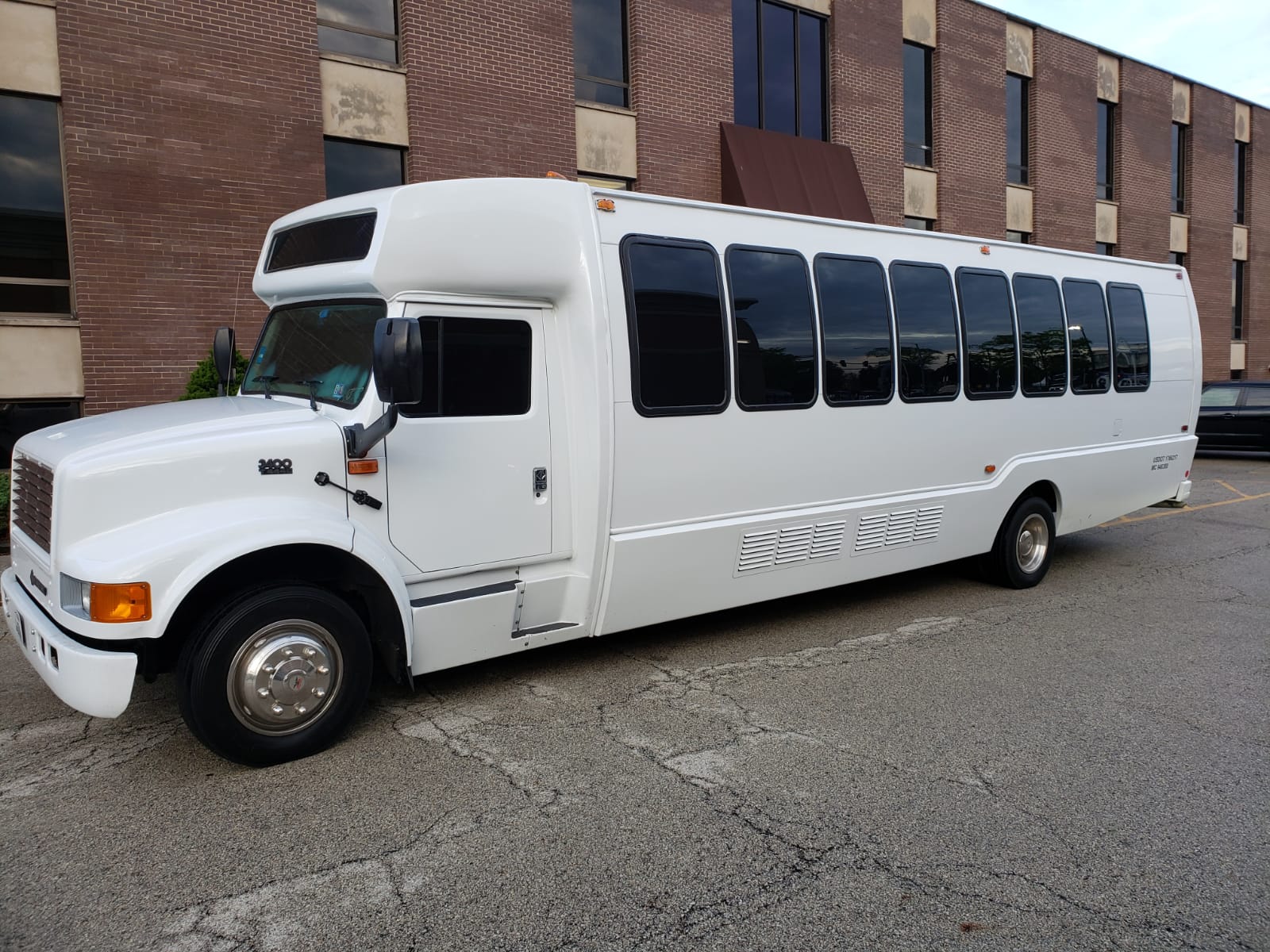 Wood Dale IL Limo Service Car Service To/from Midway, O'Hare Airport